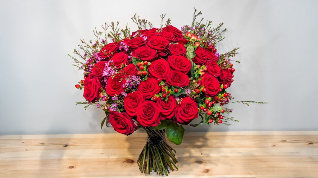 Golden Jubilee rose bouquet with 50 red roses and wax flowers – Bernard Rochet Chelsea
