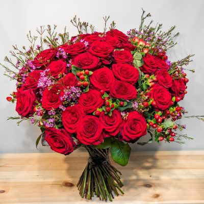 Golden Jubilee rose bouquet with 50 red roses and wax flowers – Bernard Rochet Chelsea