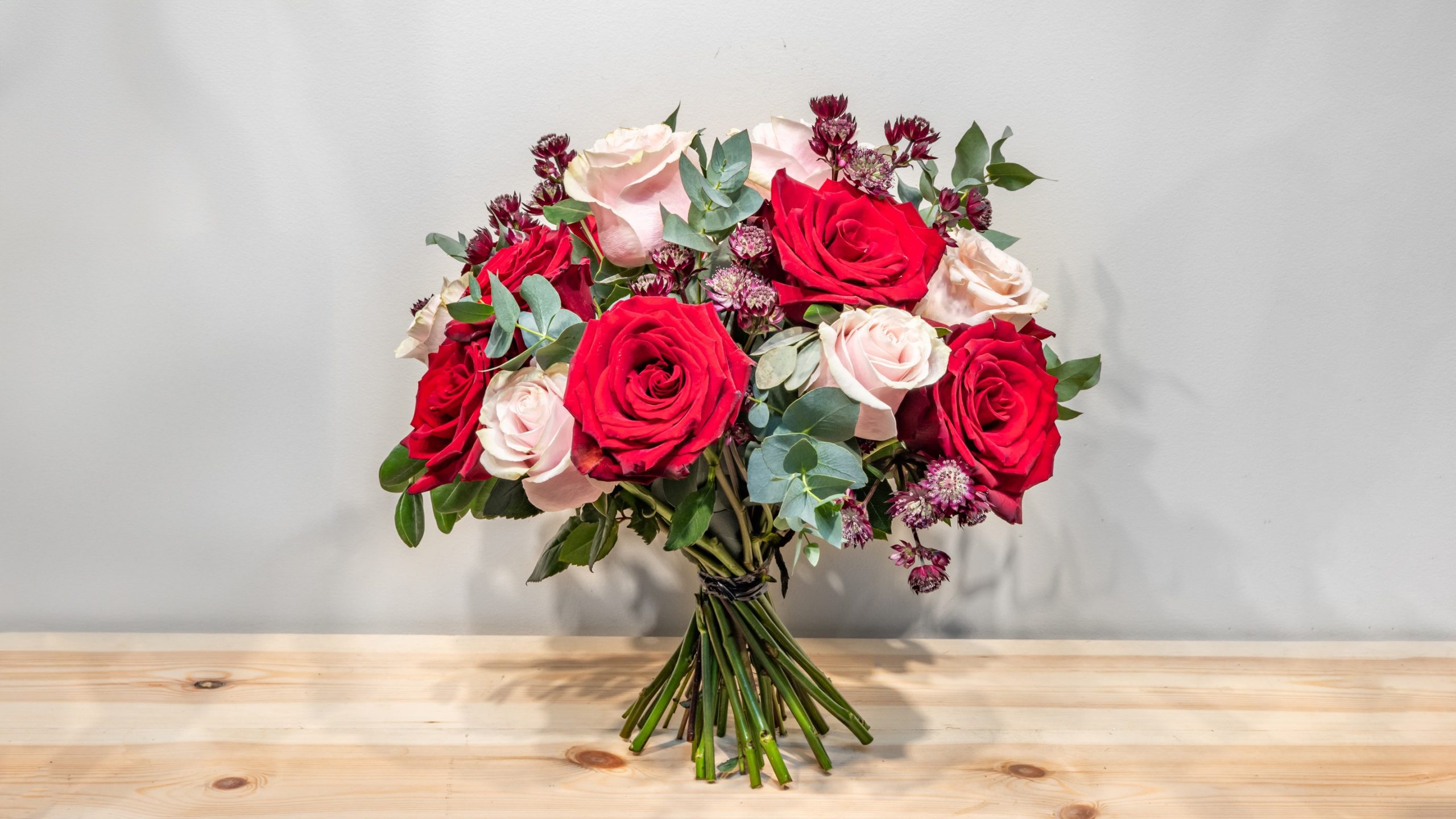 Red and Pink Roses Bouquet with Astrantia – Bernard Rochet Chelsea Florist