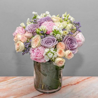 Pink and Lilac Rose Bouquet in Black Vase – Same-Day London Delivery